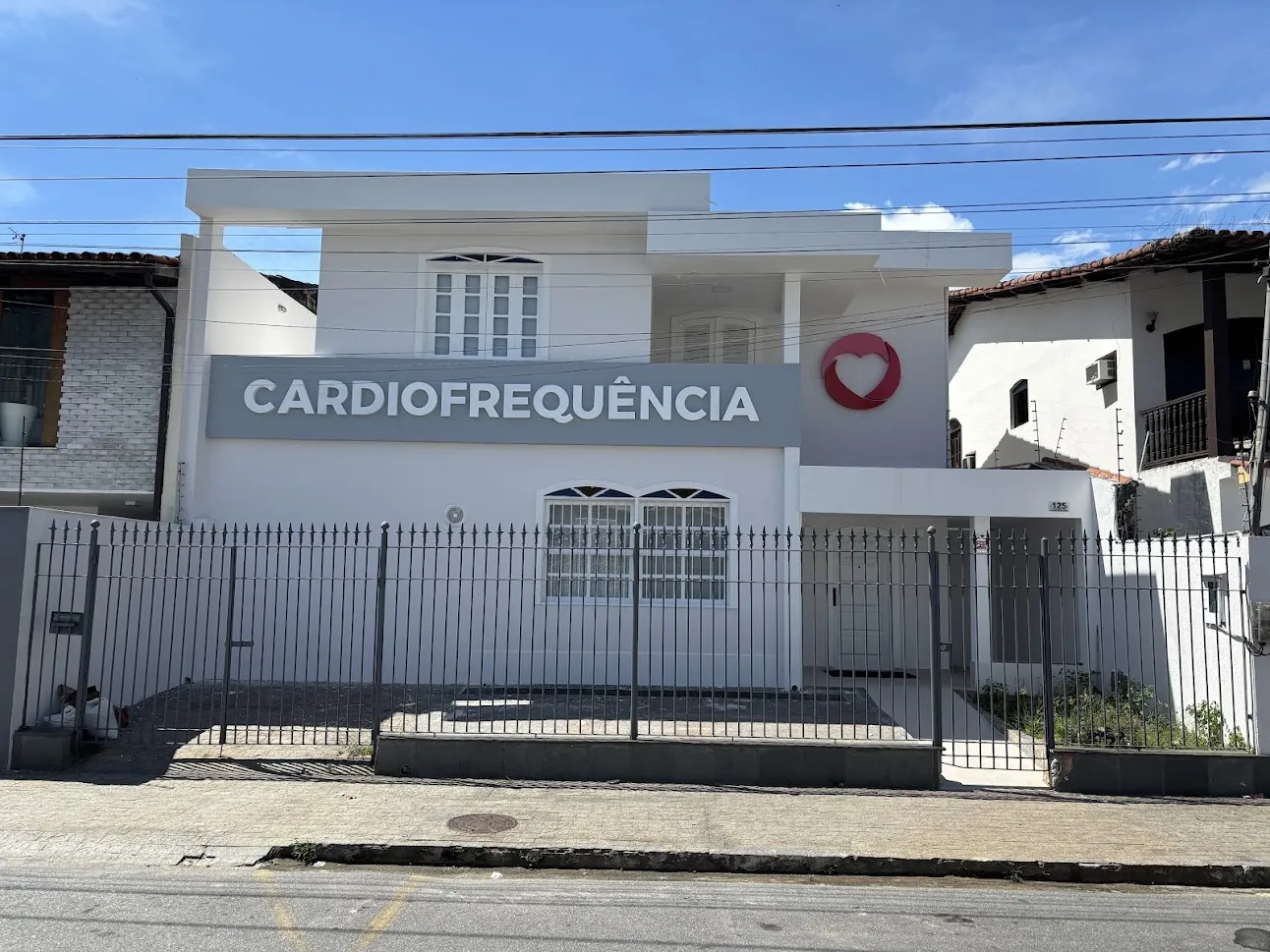 Fachada da Clínica CardioFrequência, número 125